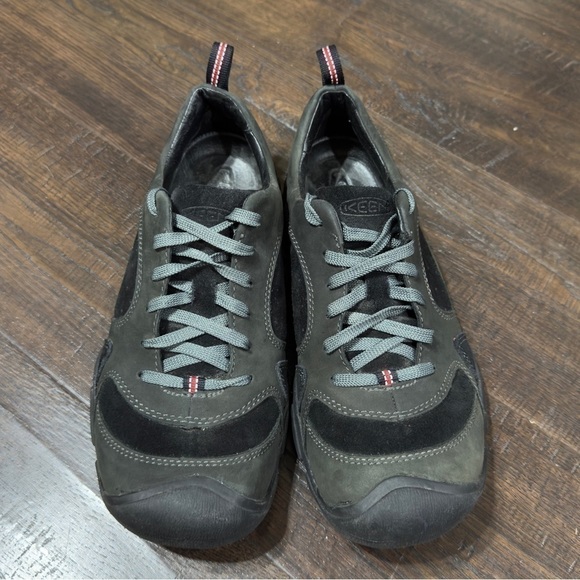 Keen Lace Front Low Top Sneaker Size 8.5 Men - Picture 2 of 10